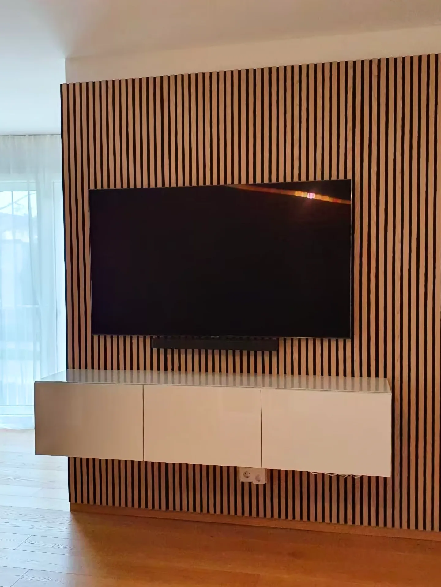 Akustikpaneele anbringen