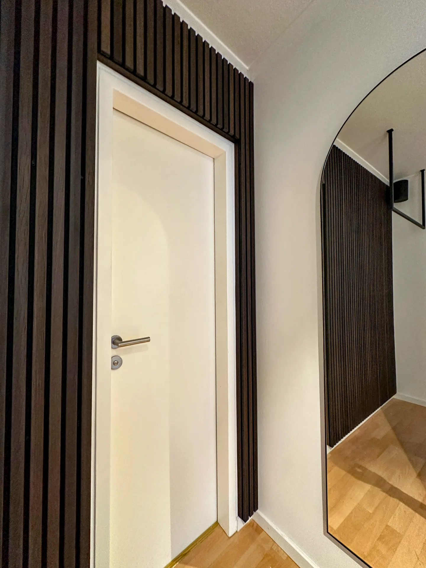 Akustikpaneele anbringen