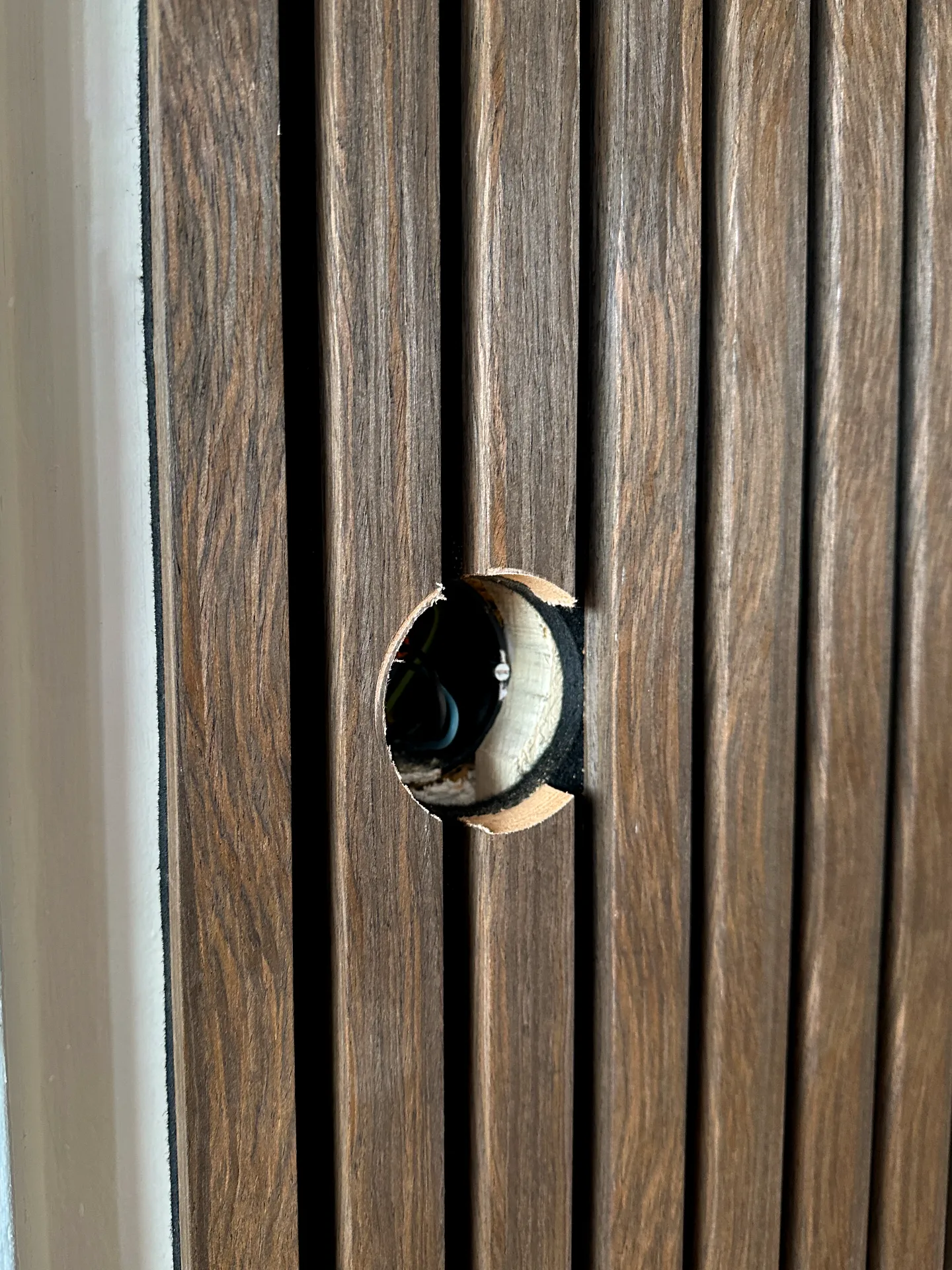 Akustikpaneele anbringen