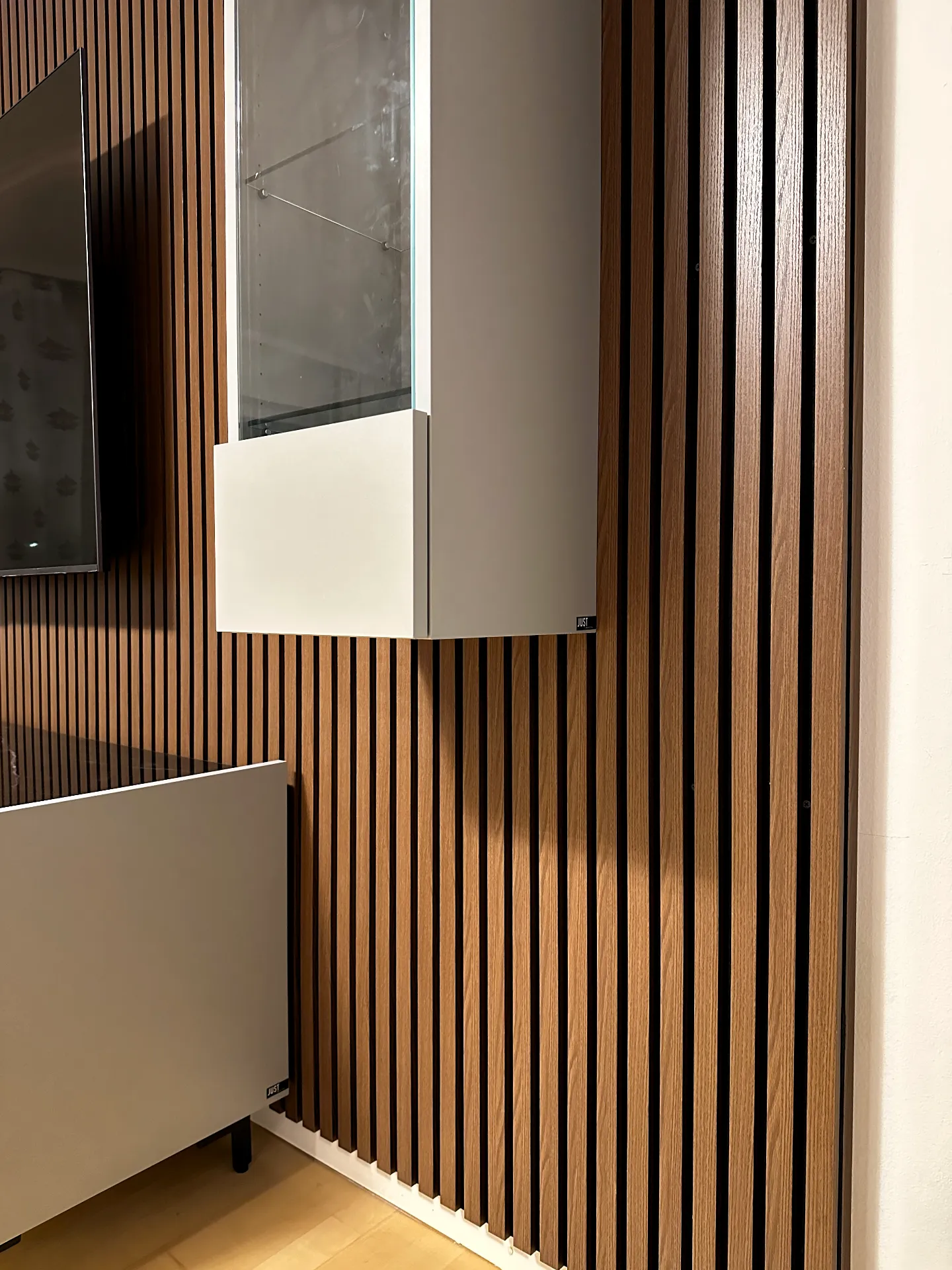 Akustikpaneele anbringen